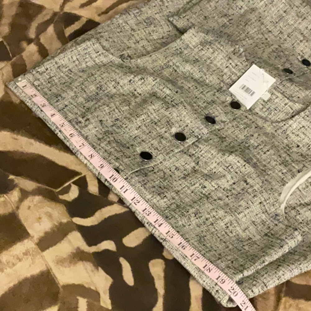 LAFAYETTE 148 NEW YORK
SLEEVELESS BUTTON FR
COLOR: Black Mult
SIZE: 12 & 14 - Picture 15 of 16